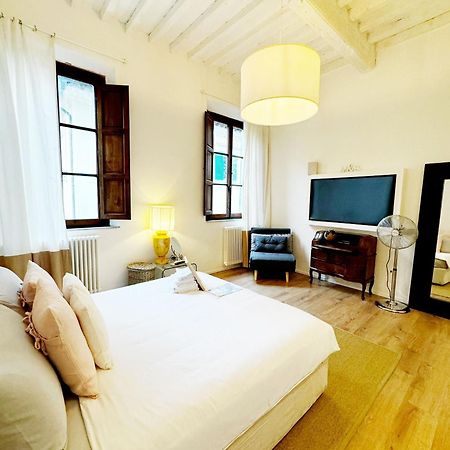 Boutique Room - Centro Storico 20 Min Da Firenze Empoli Ngoại thất bức ảnh