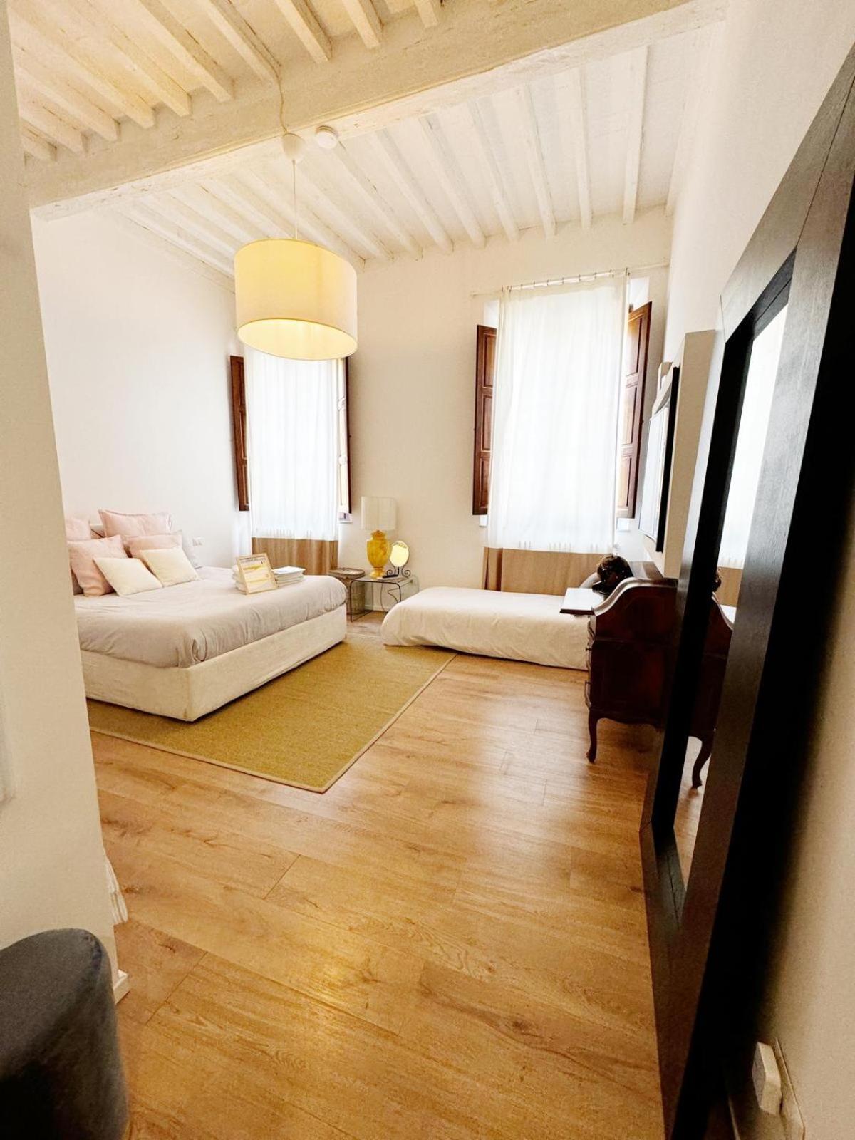 Boutique Room - Centro Storico 20 Min Da Firenze Empoli Ngoại thất bức ảnh