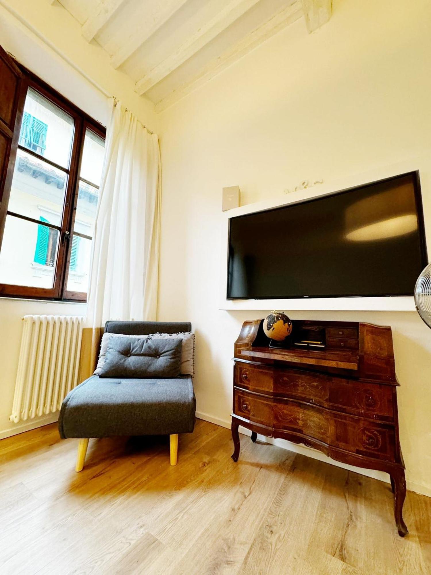 Boutique Room - Centro Storico 20 Min Da Firenze Empoli Ngoại thất bức ảnh